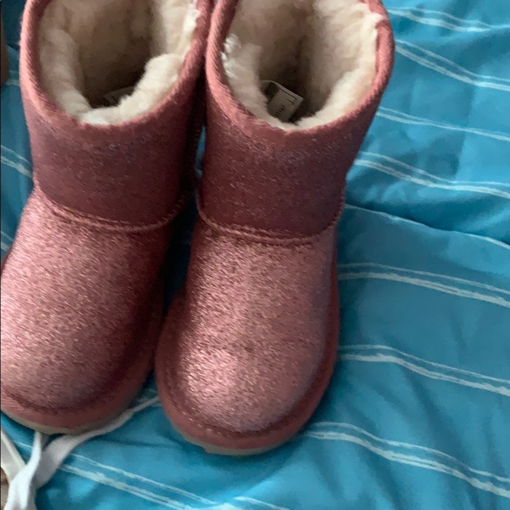 Ugg toddler boots